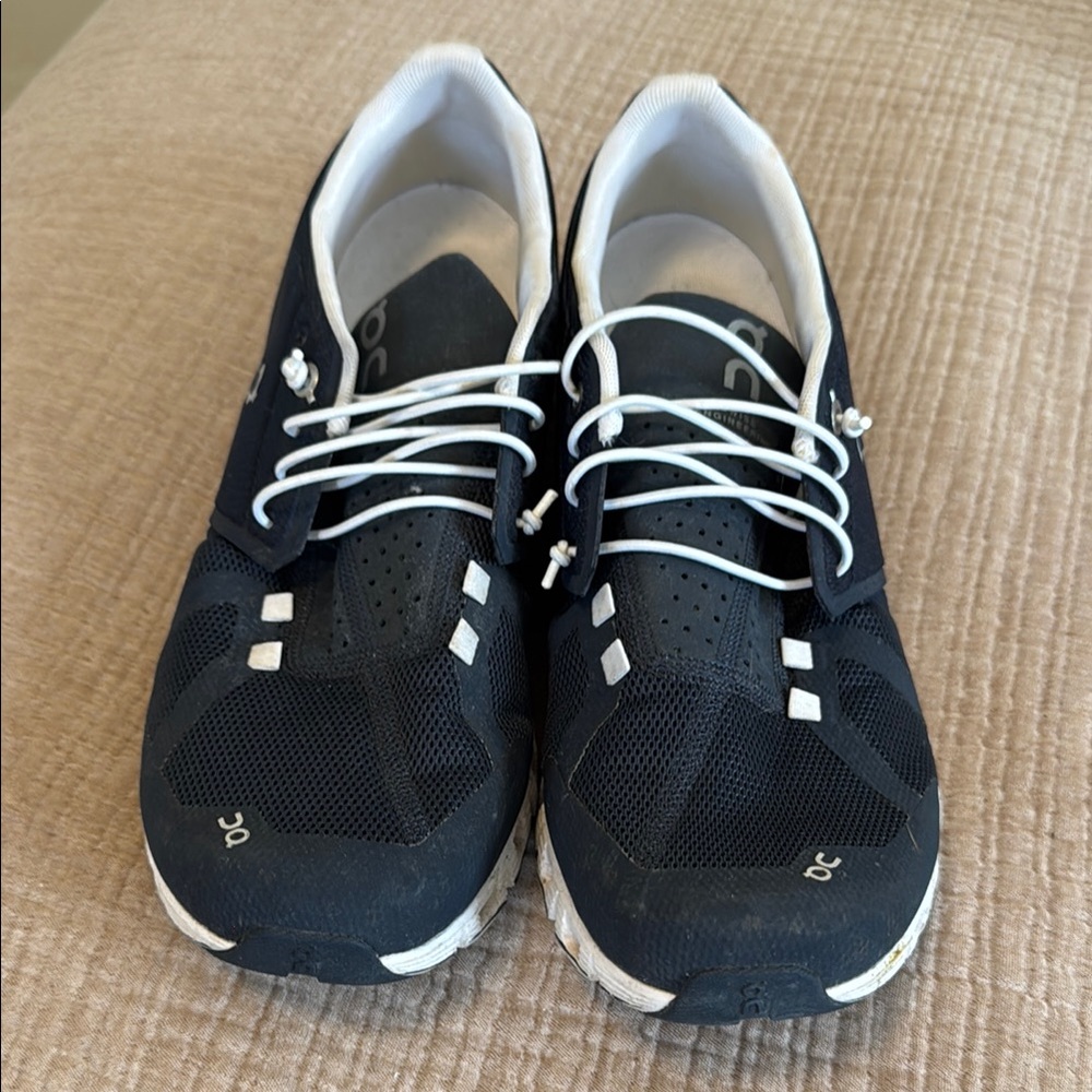 On Running Men's Black Running Shoes